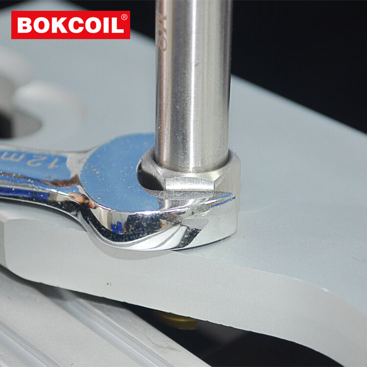 三孔自攻螺套安装